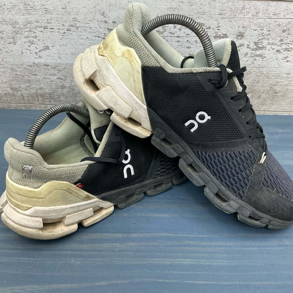 On Running Cloudflyer Women's 9.5 Black White Running Shoes Helion CloudTec